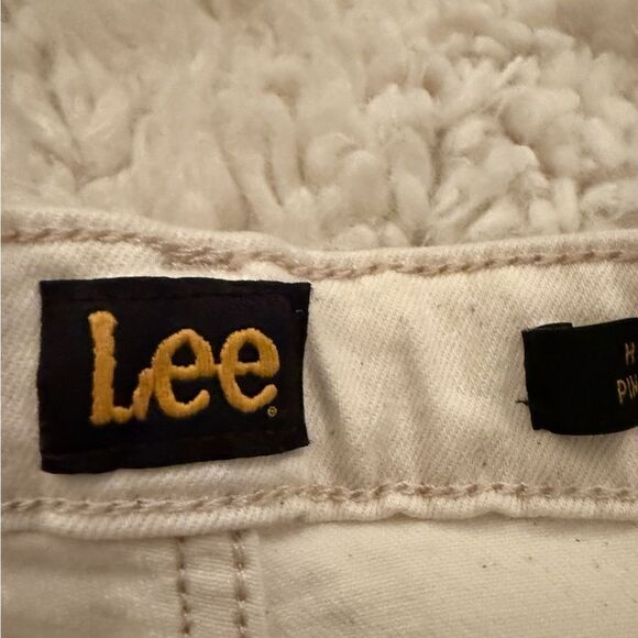 Free People Lee Bone Shorts 24 BNWT Non Smoking Bone Colored - Picture 9 of 9